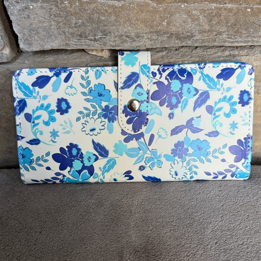 Floral Blue & White Bifold Snap Wallet